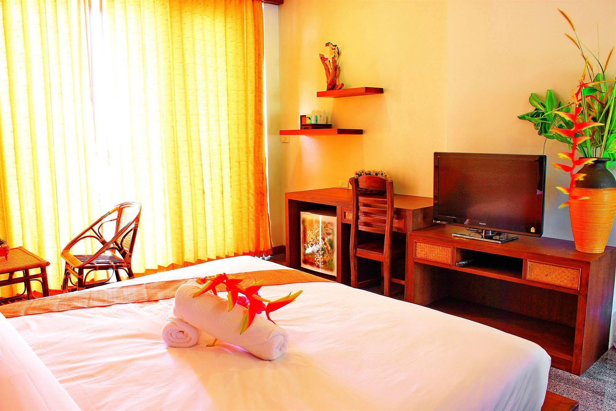 Peace Paradise Beach Ko Lanta Екстериор снимка